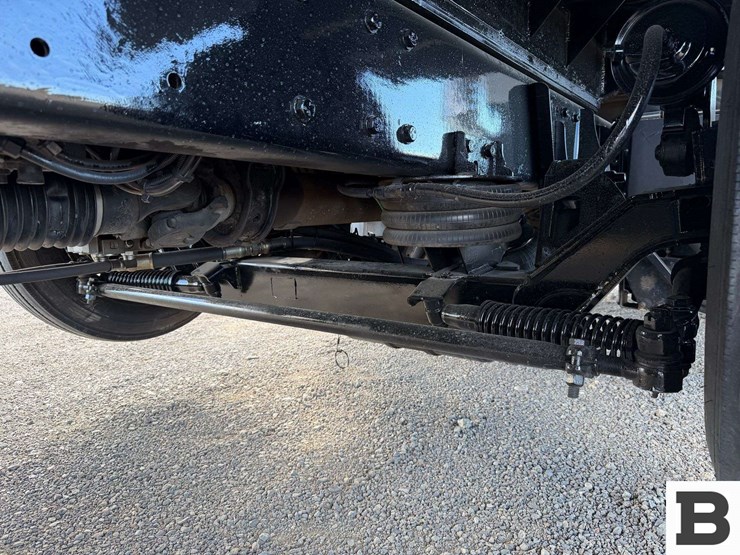 2017-kenworth-t880-image-33