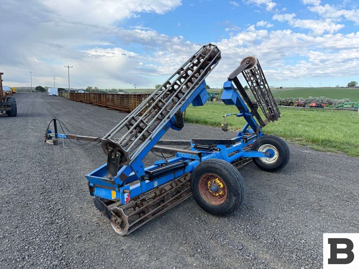 new-holland-sg120-image-3