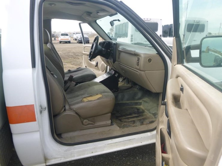 2007-chevrolet-2500-image-16