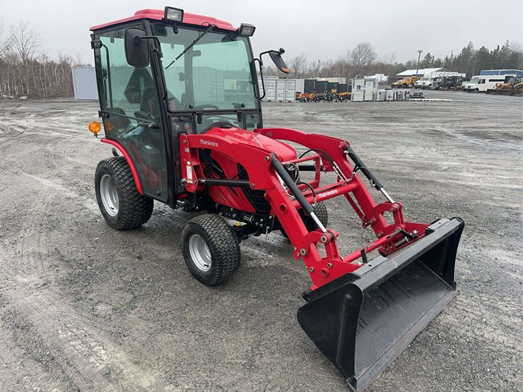 2023-mahindra-emax-25l-image-3