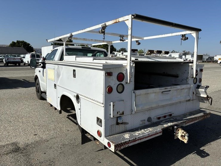 2012-gmc-sierra-2500-image-4