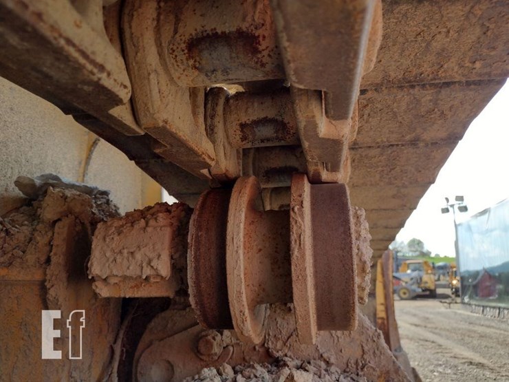 2005-deere-700h-xlt-image-28