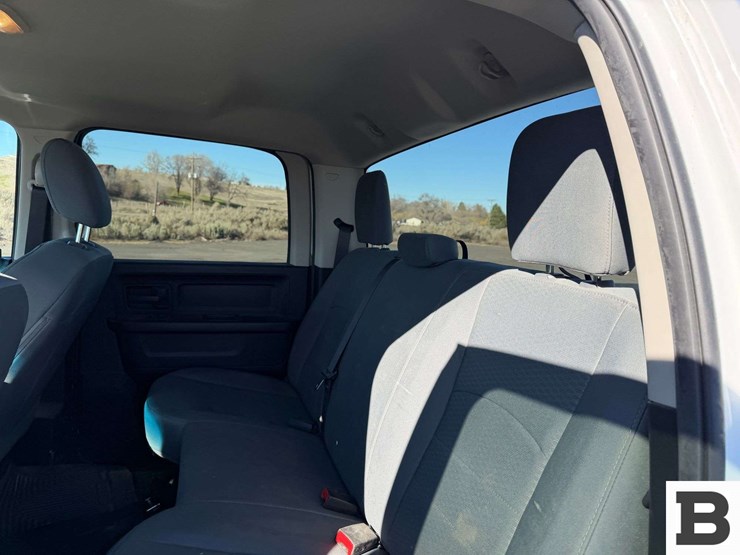 2017-dodge-2500-image-25