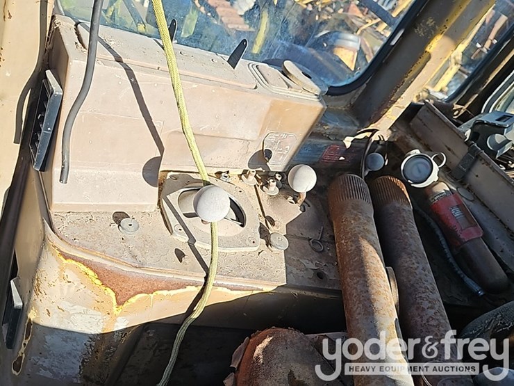 1982-caterpillar-d10-image-21