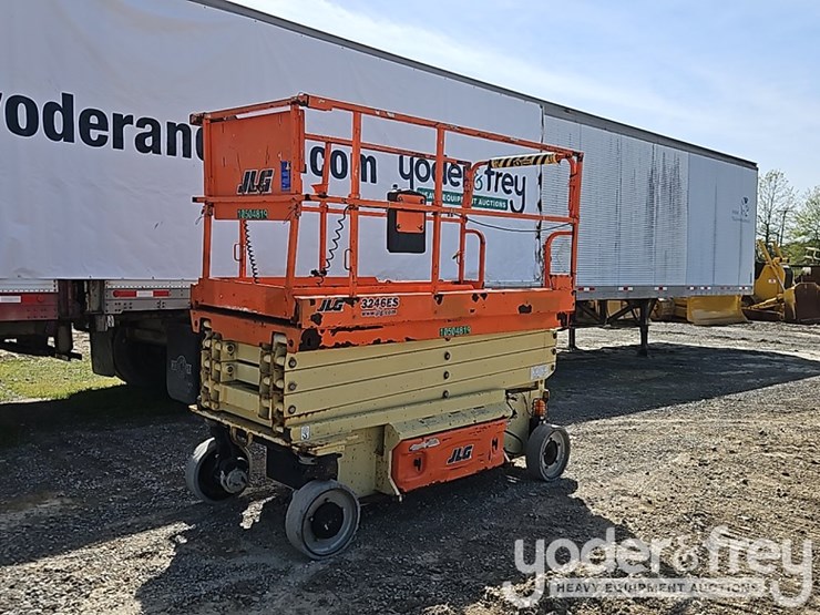 2016-jlg-3246es-image-1