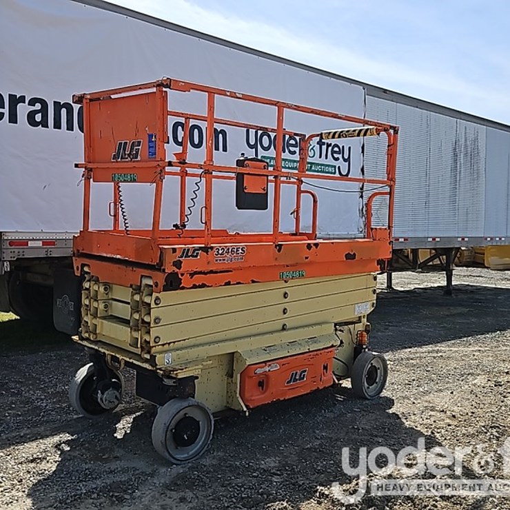 2016 JLG 3246ES