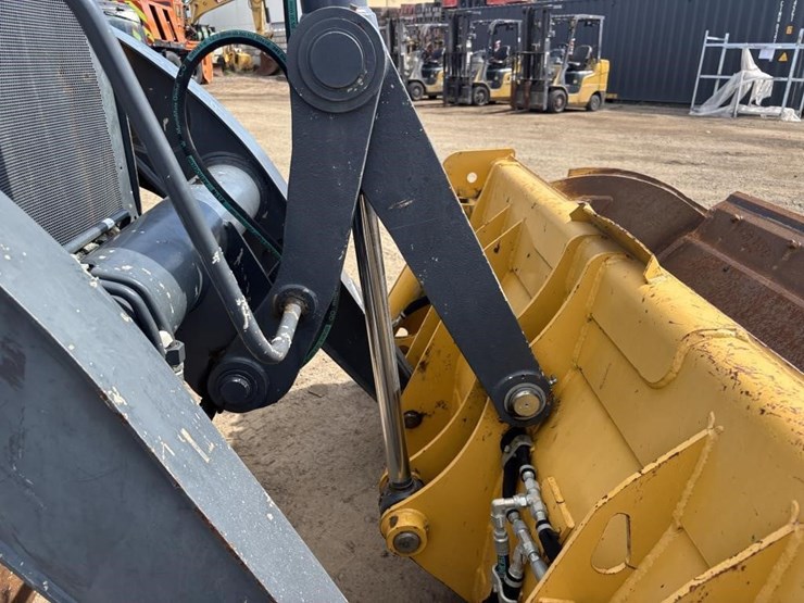 2019-deere-310l-ep-image-15