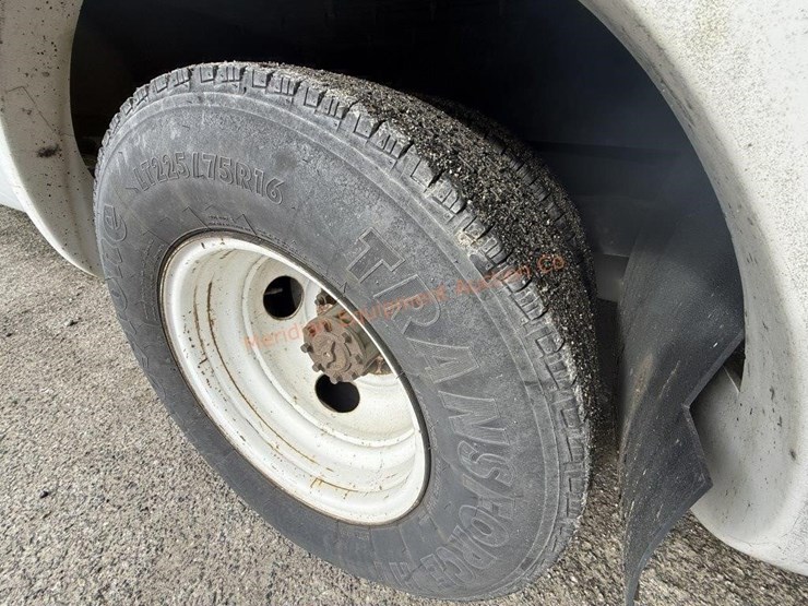 2010-ford-e450-image-21