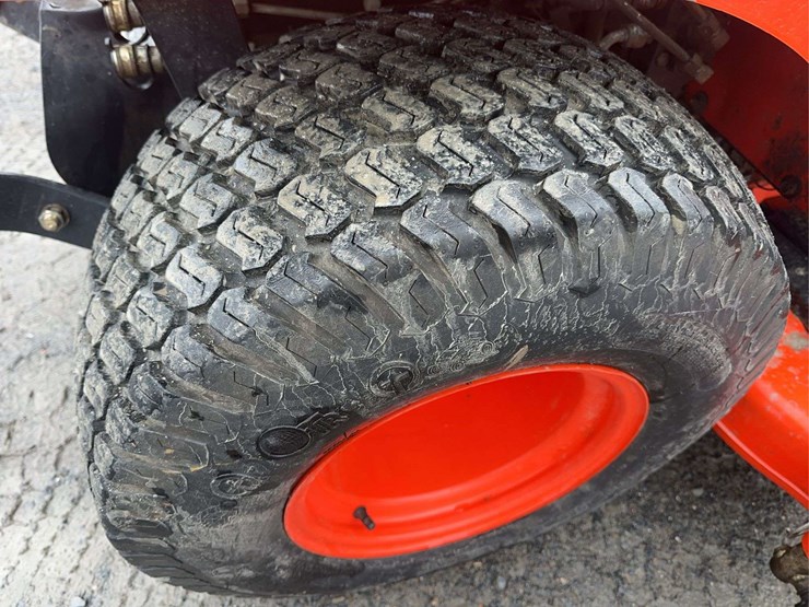 2019-kioti-cs2210-image-11