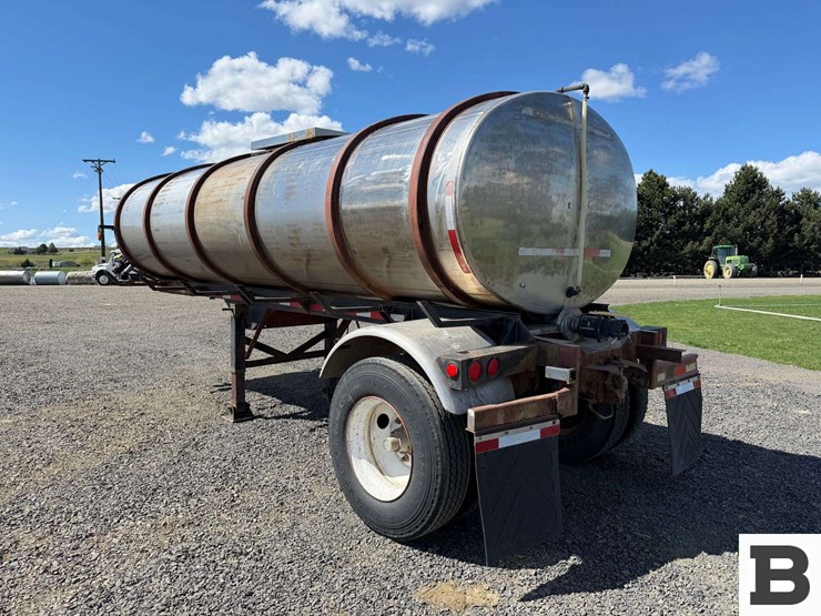 1973-brenner-transport-tank-trailer-image-3