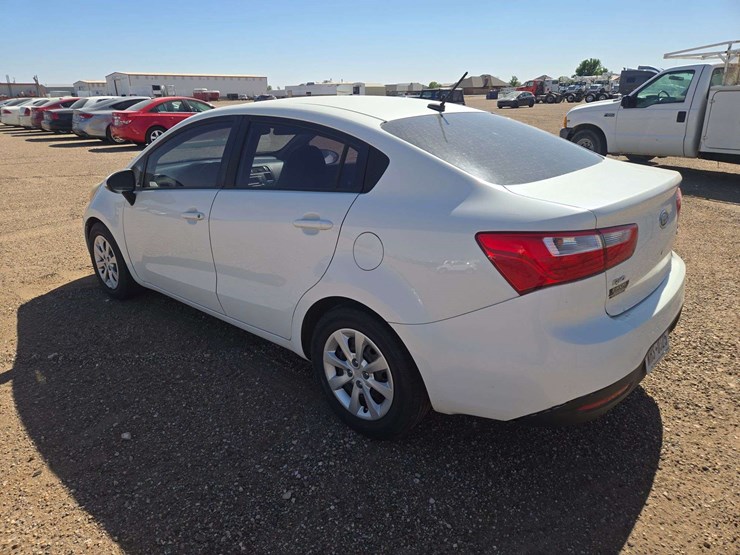 2013-kia-rio-lx-sedan-4d-image-4