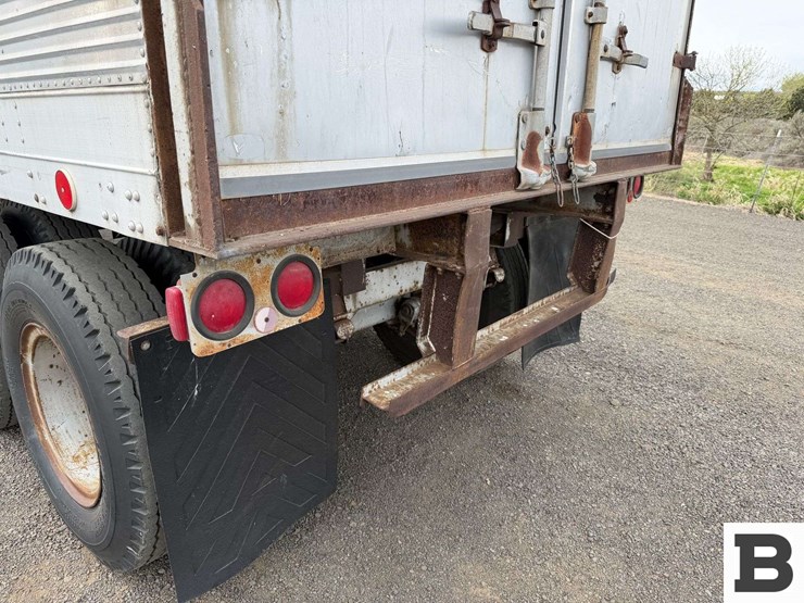 1974-fruehauf-trailer-image-22