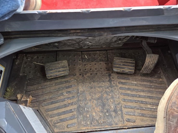 2022-takeuchi-tl12-image-18