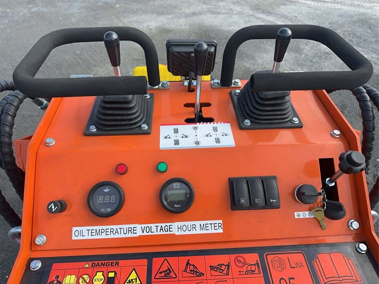 2026-future-ft36c-mini-skid-steer-image-11