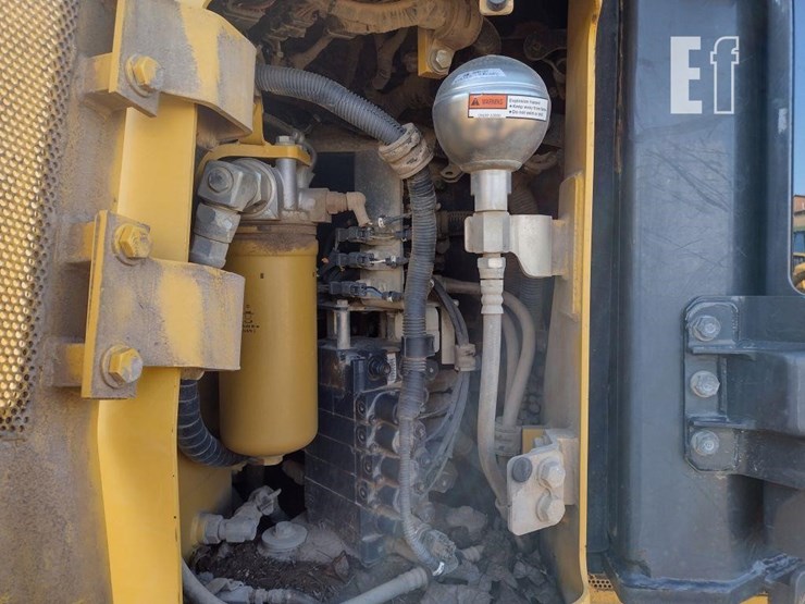 2013-komatsu-d39px-23-image-31