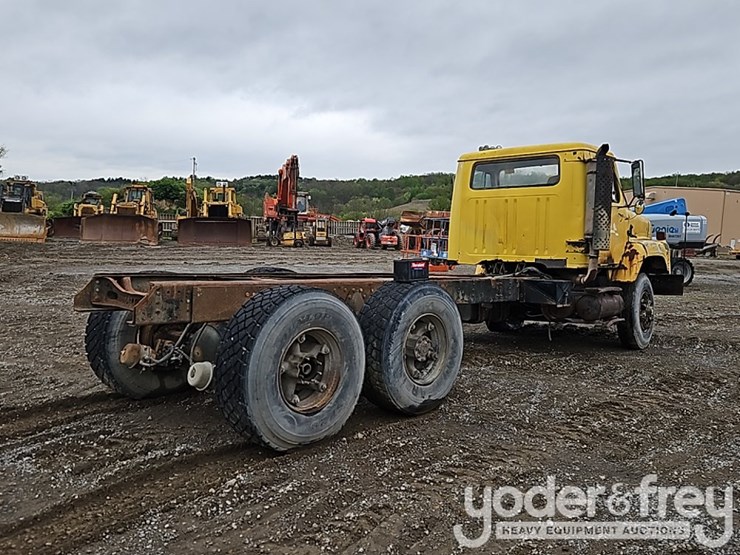 international-f-2654-image-4