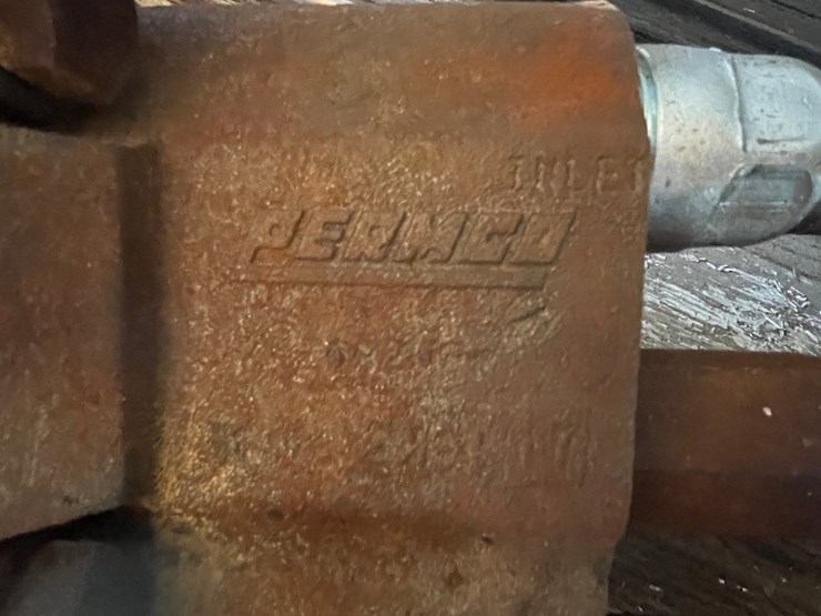 #10439-•-permco-big-shaft-drive-hydraulic-pump-image-9