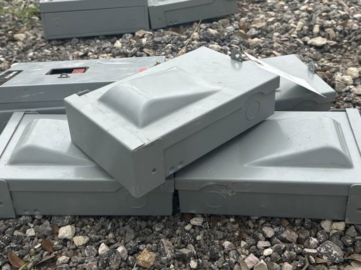 #40-•-(5)-electrical-breaker-boxes-image-3