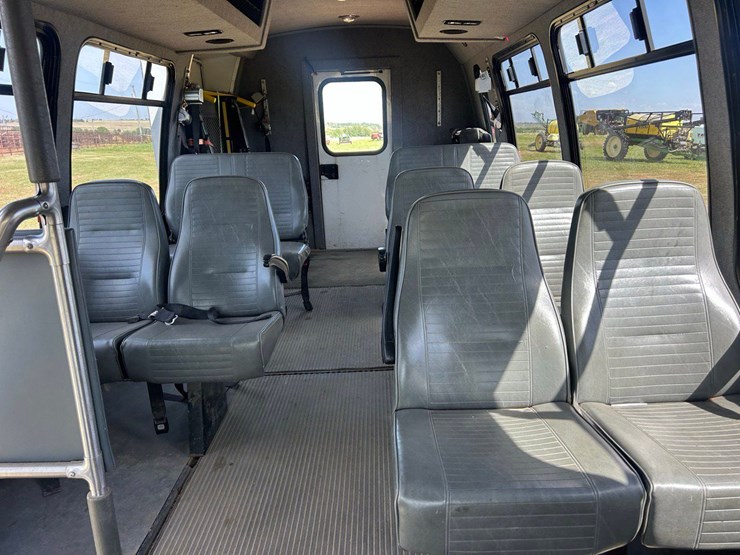 2006-ford-e450-image-2