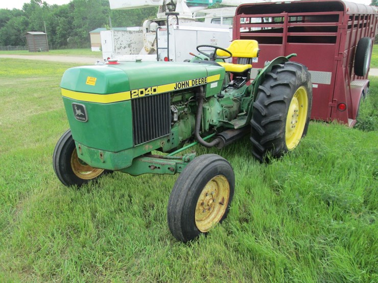1976-john-deere-2040-image-1