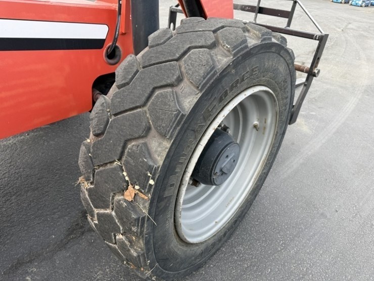 2015-sky-trak-6042-image-24