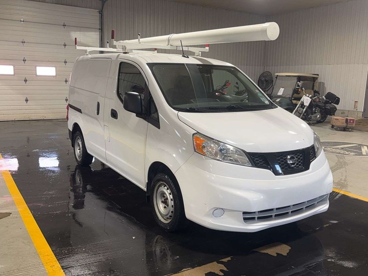 2021-nissan-nv200-image-7