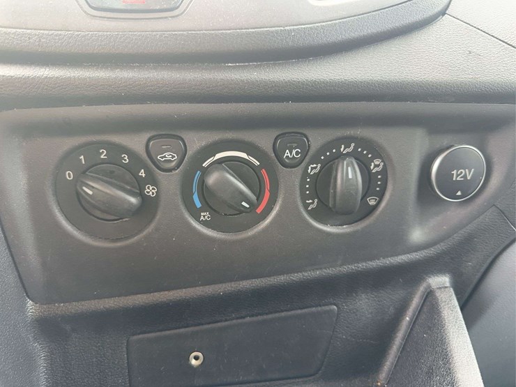 2019-ford-transit-image-22