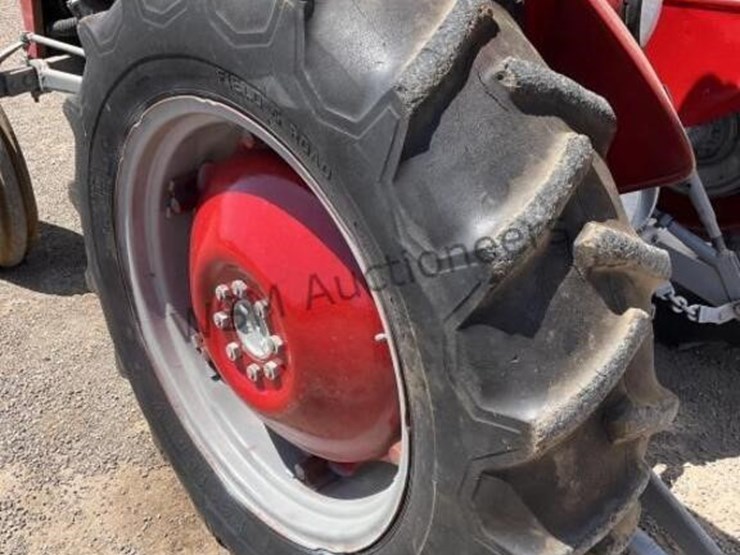 massey-ferguson-135-image-8