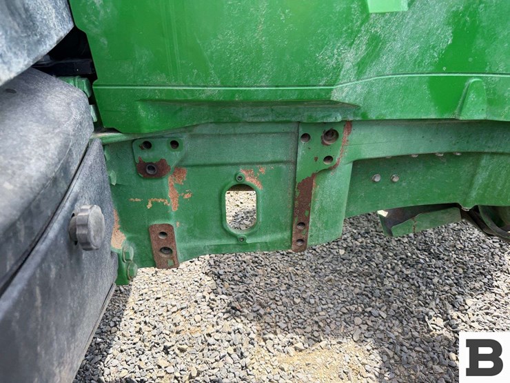 2013-john-deere-7200r-image-42