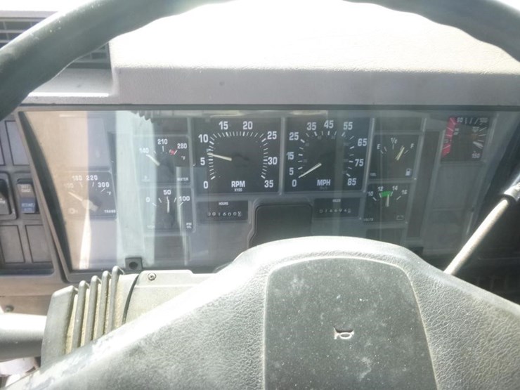 2001-international-4900-image-16