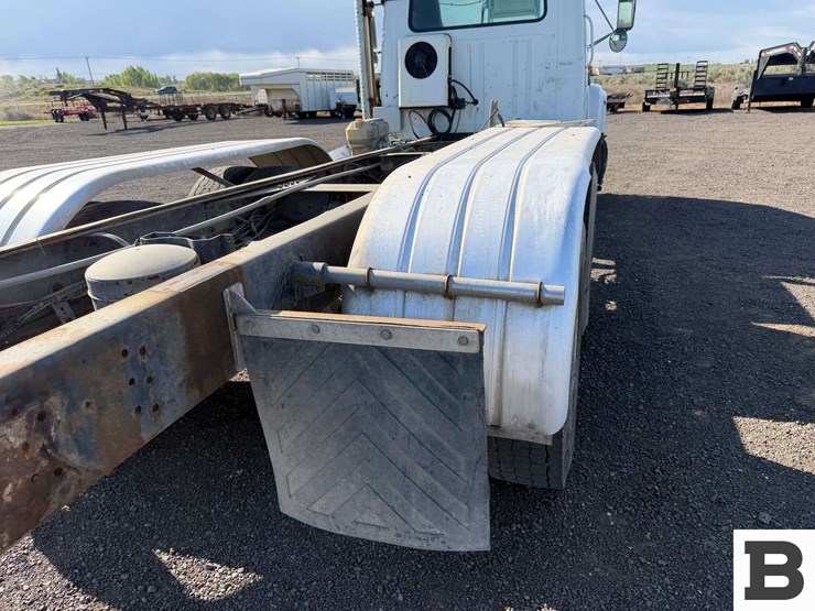 1998-international-f-4900-cab-&-chassis-truck-image-28