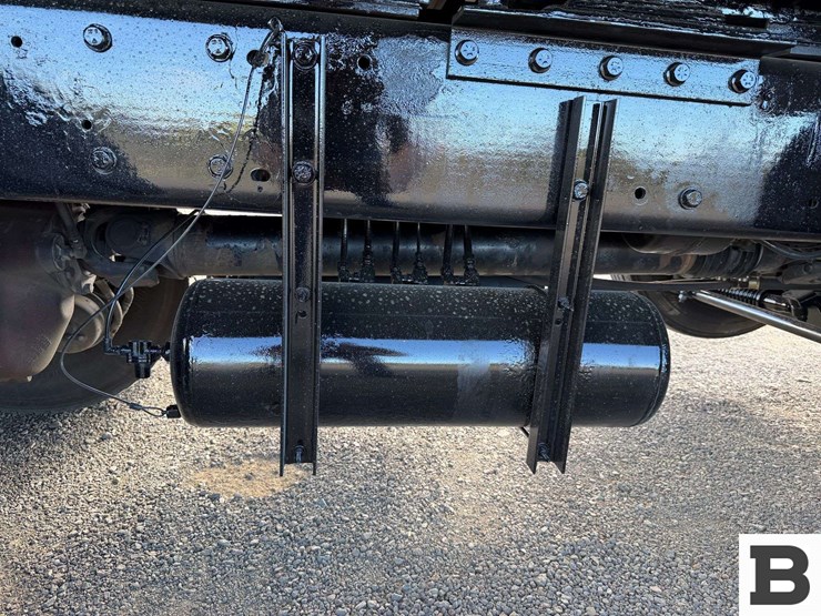 2017-kenworth-t880-image-32