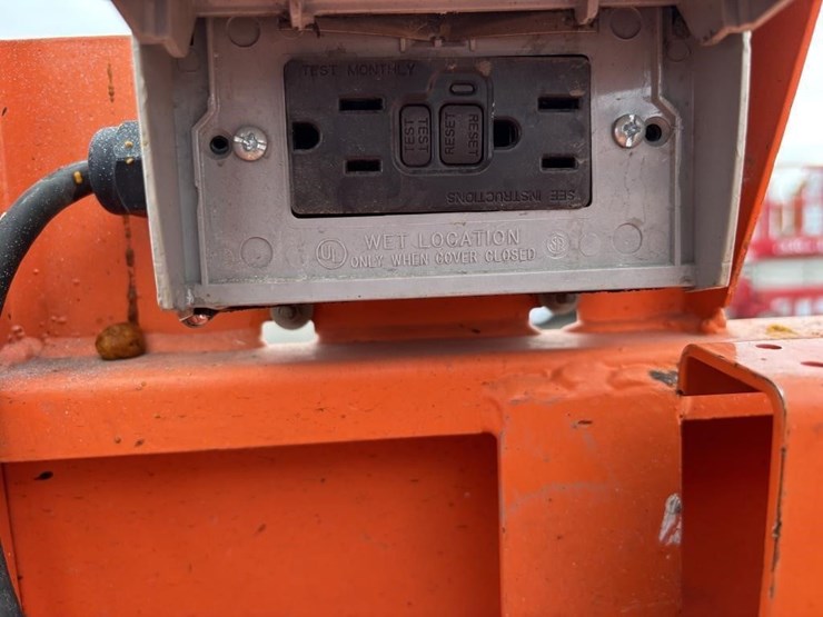 2015-jlg-2646es-image-9