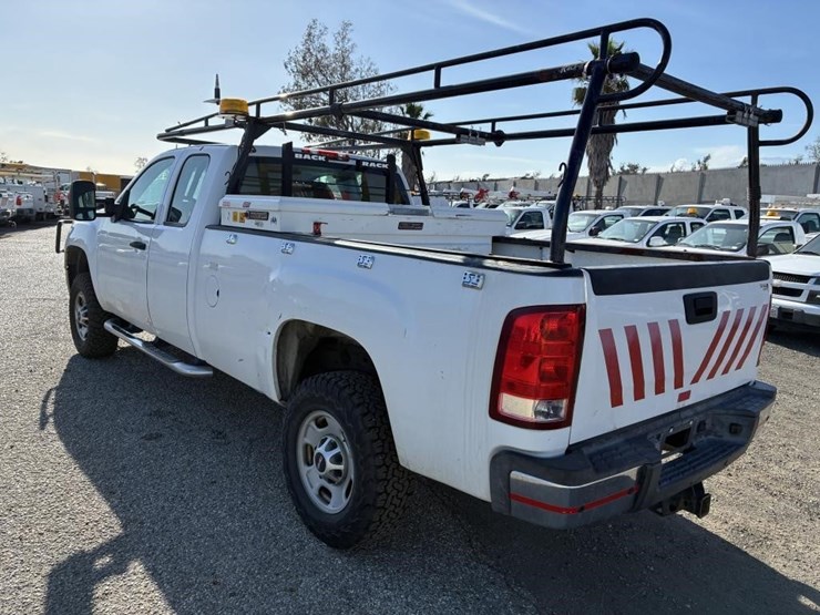 2012-gmc-sierra-2500-image-4