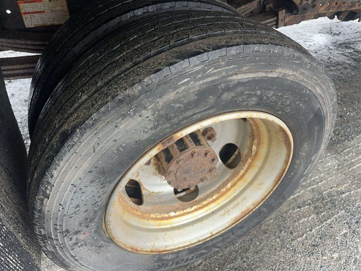 2020-hino-195-image-11