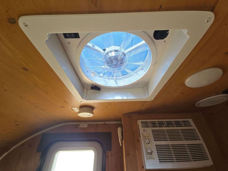 2022-sunray-109-travel-trailer-image-15