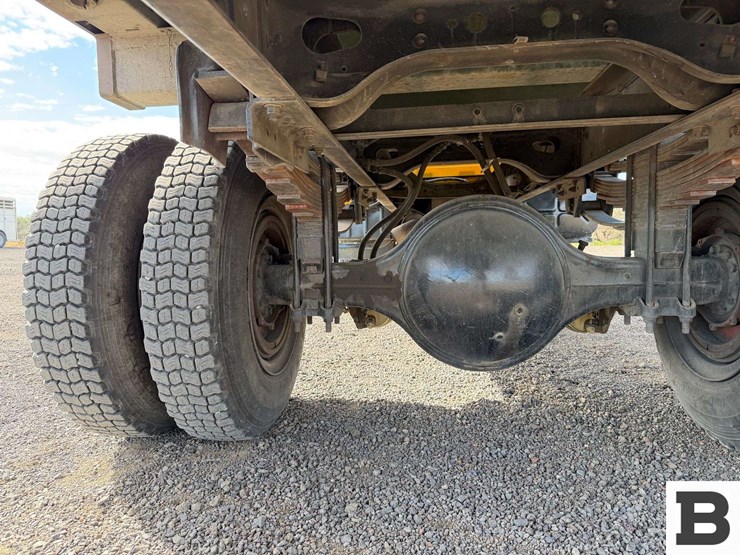 1985-international-1854-flatbed-truck-image-23