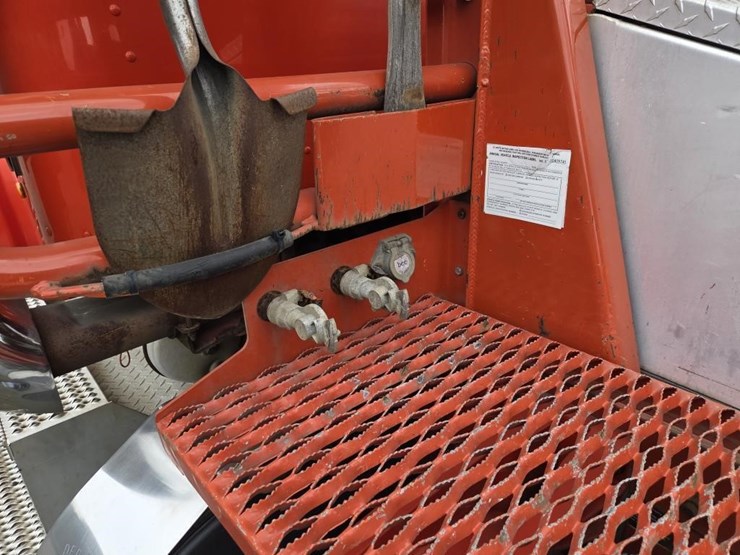 2016-peterbilt-367-image-67