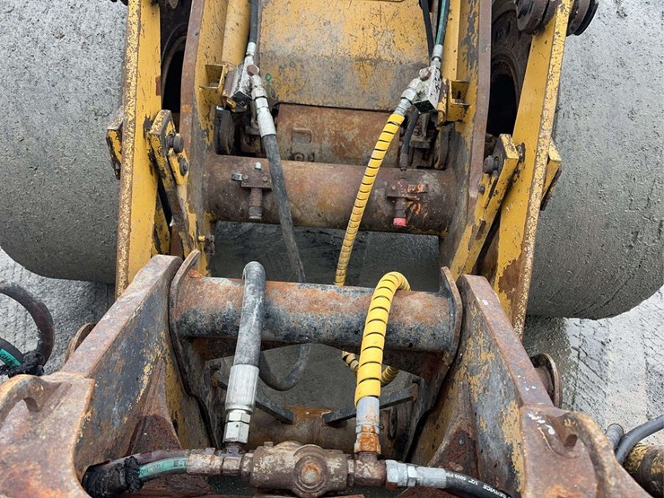 2011-caterpillar-it14g-image-16