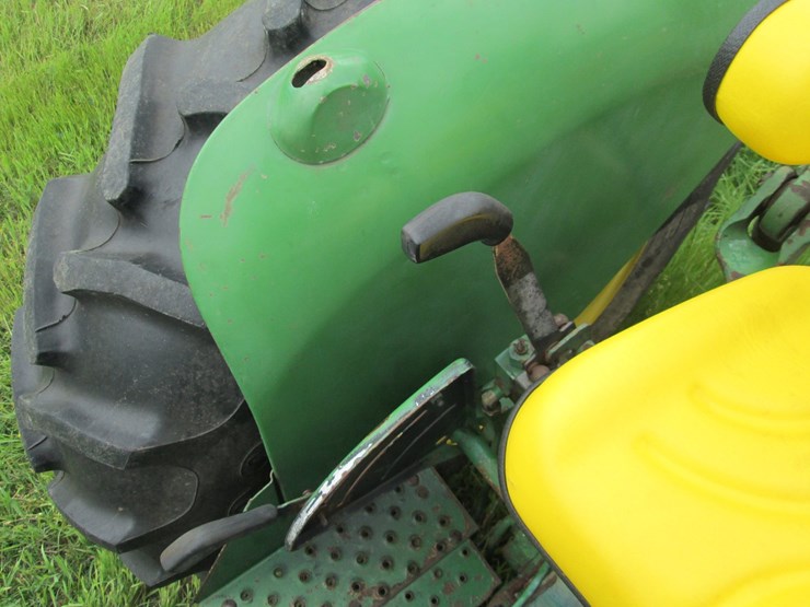 1976-john-deere-2040-image-32