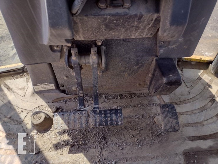 2010-deere-310j-image-10