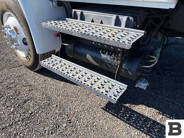 2008-international-durastar-4300-image-14