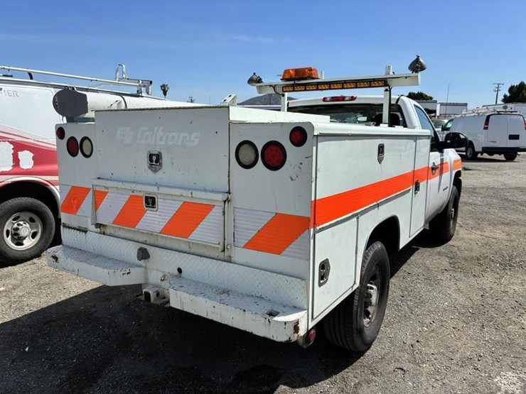 2009-chevrolet-silverado-3500-image-3