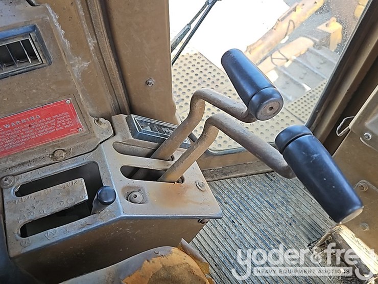 1980-caterpillar-d10-image-31