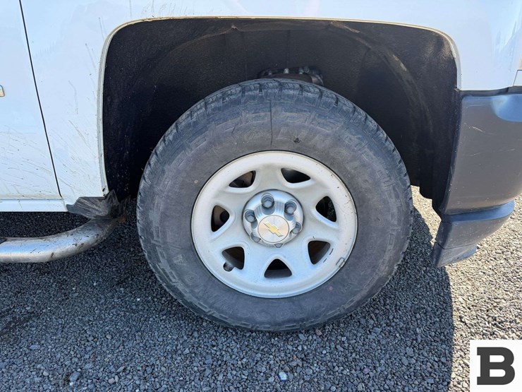 2018-chevrolet-silverado-1500-image-21