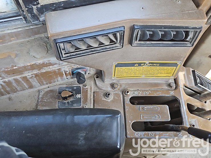 1990-caterpillar-d9n-image-23