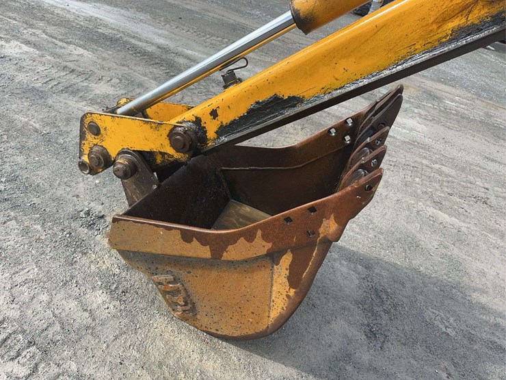 2003-jcb-215-image-20