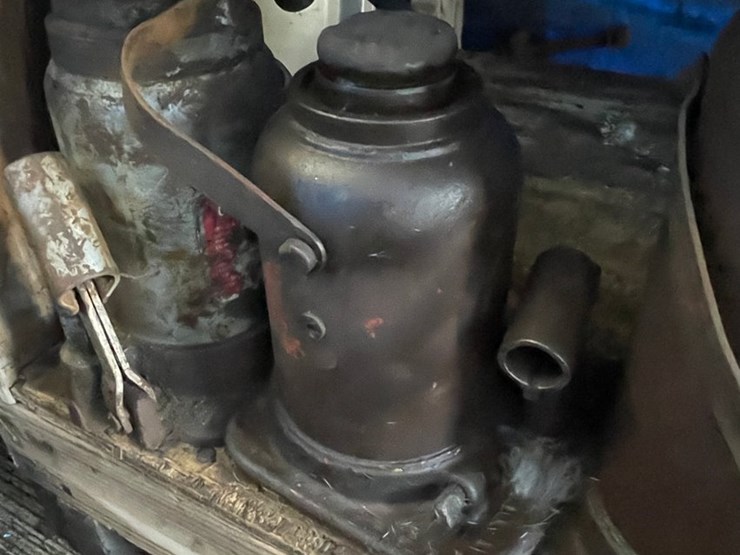 #10395-•-(4)-hydraulic-bottle-jacks-image-3