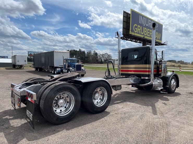 1970-peterbilt-358-image-5