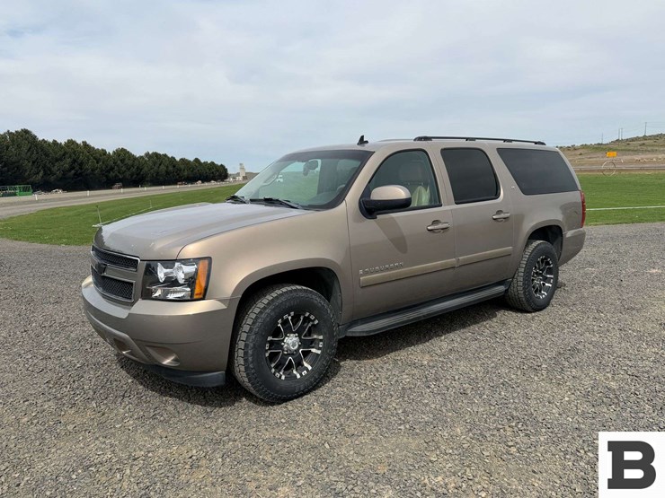 2007-chevrolet-suburban-1500-image-1